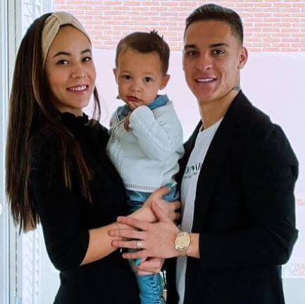 Cremilda Prudencio son Antony with his girlfriend Rosilene Silva and son.